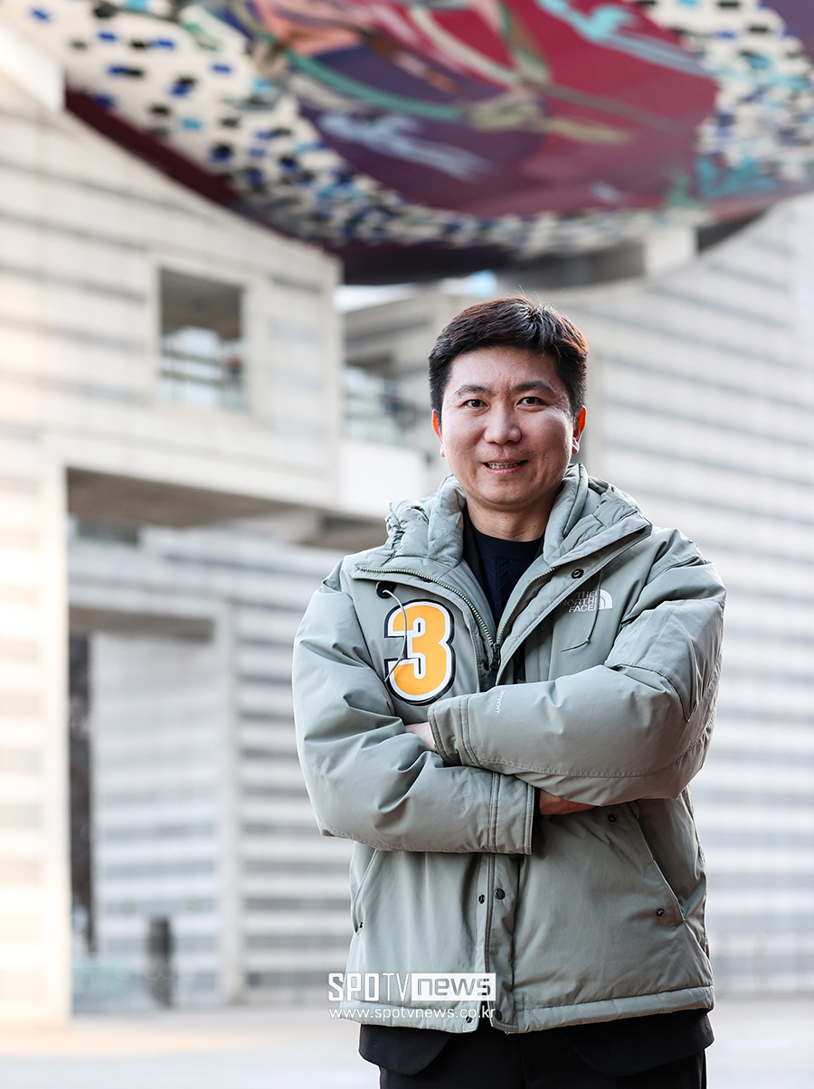 ▲ 유승민 전 대한탁구협회장이 역대급 경쟁 속에서 대반전 드라마를 연출하고 제42대 대한체육회장에 당선됐다. 총투표수 1209표 중 417표(34.5%)를 획득, 3선을 노렸던 이기흥 현직 회장을 꺾고 새로운 대한체육회장 자리에 올랐다. 지난 9일 '스포티비뉴스'와 만나 후보자로서 공약과 자신의 생각들을 말했다 ⓒ곽혜미 기자