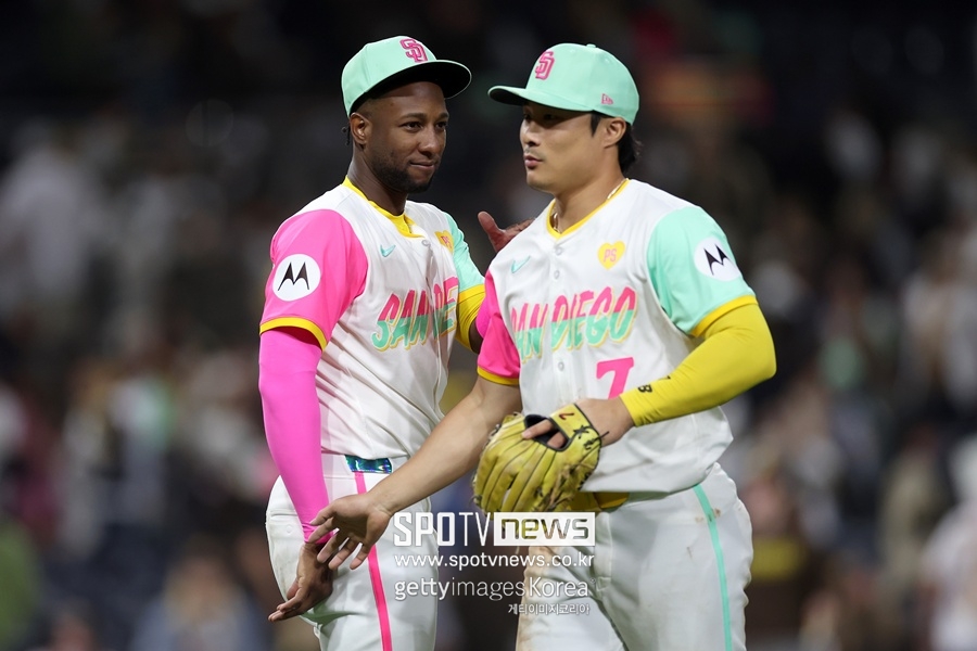 ▲ 두 선수는 지난 시즌 샌디에이고 파드리스 내에서도 절친한 사이로 유명했다. 경기 중 세리머니를 같이 하는 장면이 자주 연출되는 등 친근함을 과시했다.