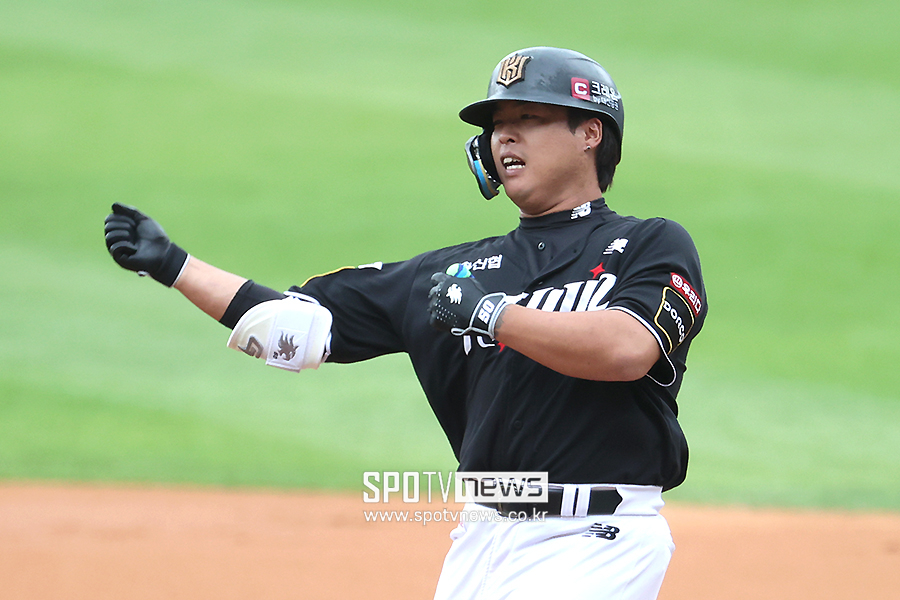 ▲ 지난해 2억9000만 원에서 무려 4억1000만 원이 오른 7억 원에 2025년도 연봉 계약을 마친 강백호 ⓒ곽혜미 기자