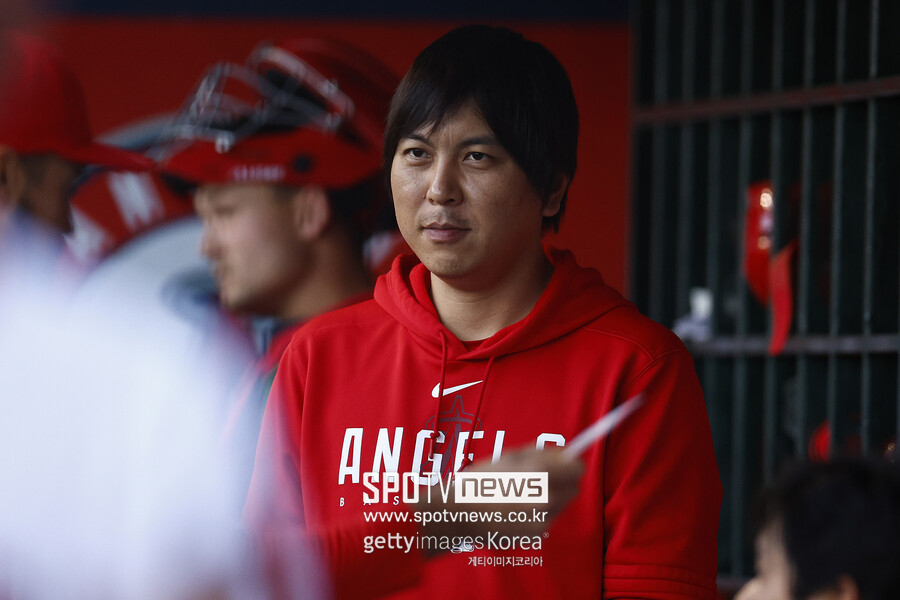 ▲ 오타니 쇼헤이의 돈을 수차례에 걸쳐 무려 1700만 달러나 빼돌린 혐의를 받고 있는 전 통역 미즈하라 잇페이. 미즈하라는 범행을 인정하면서도 동기 중 하나로 "보수가 낮아서"라는 핑계를 대 지탄을 받고 있다.