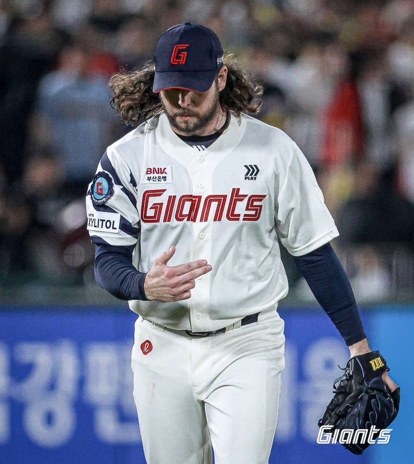 ▲ 애런 윌커슨은 당장은 트리플A에서 시즌을 시작할 가능성이 높지만, 신시내티 선발진이 변수가 많은 만큼 희망을 놓기는 이르다. ⓒ롯데 자이언츠