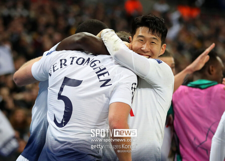 ▲ 웸블리 스타디움에서 해리 케인 등 동료들과 좋은 기억이 많았던 손흥민, 리버풀과의 리그컵 4강 2차전에서 최소 지지 말아야 결승전을 통해 갈 수 있다.