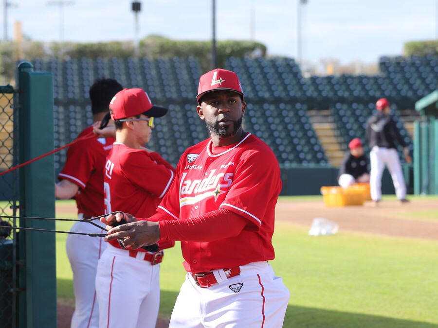 ▲ 완벽한 컨디션과 함께 캠프에 참가하며 SSG를 안도하게 하고 있는 기예르모 에레디아 ⓒSSG랜더스