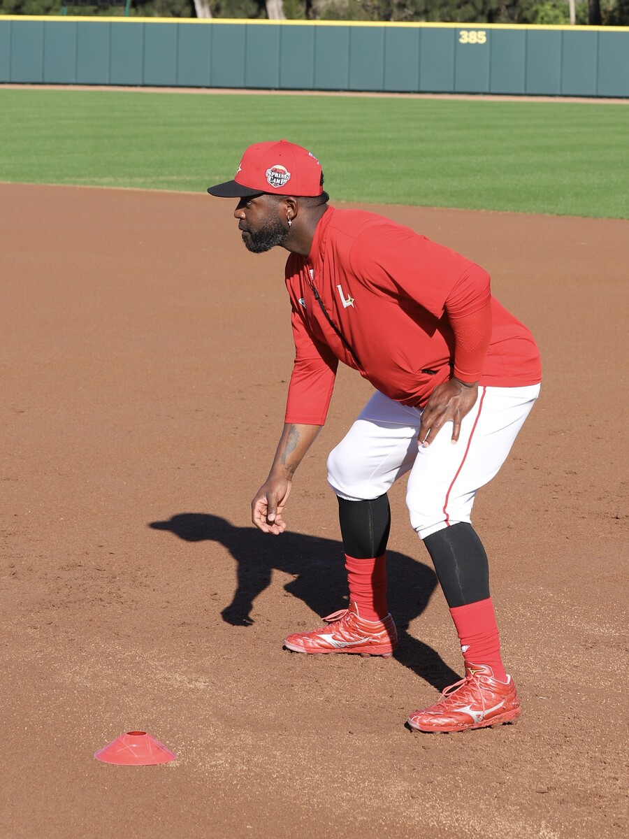 ▲ 유쾌한 성품과 진지한 훈련 태도를 모두 갖춘 에레디아는 후배들에게도 큰 귀감이 되고 있다 ⓒSSG랜더스