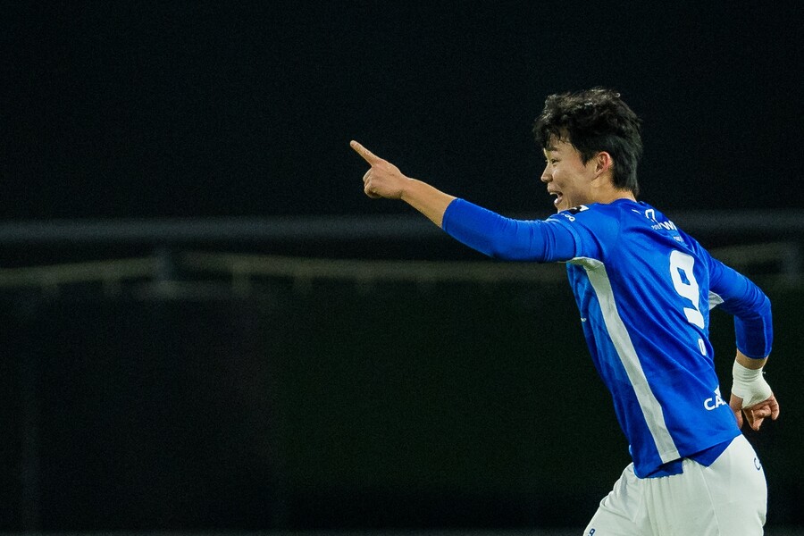▲ 오현규는 헹크에서 교체로 뛰면서 선발 기회를 얻어 가고 있다. ⓒ연합뉴스/AFP