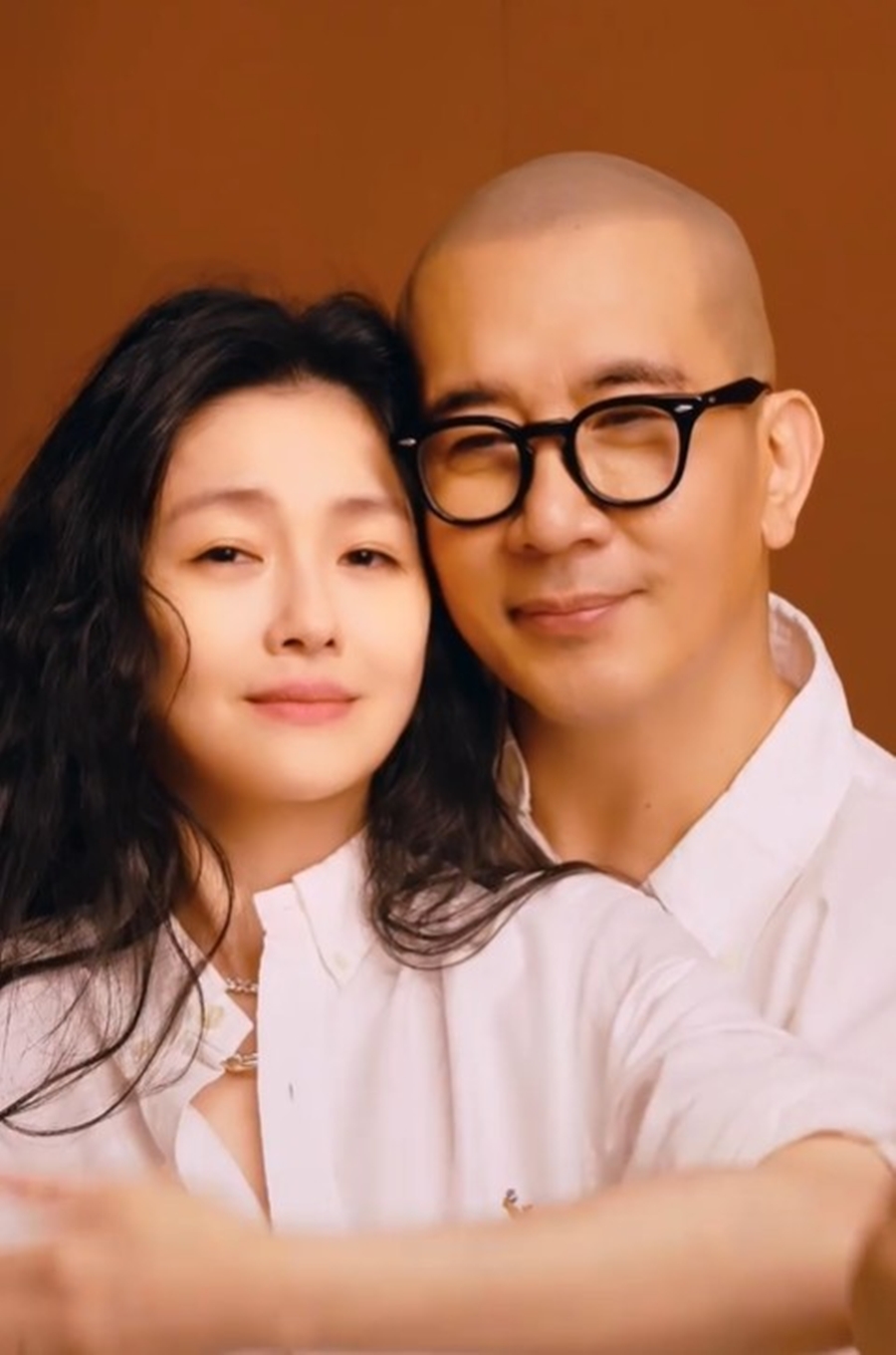 ▲ 고 서희원(쉬시위안)과 구준엽. 출처|대만 보그