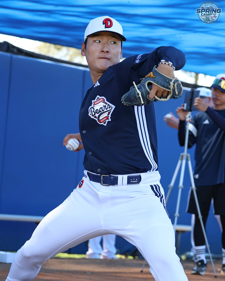 ▲ 지난해 포스트시즌에서 악몽을 겪은 곽빈은 올해 개인과 팀 성적 모두를 잡겠다는 각오 속에 시즌을 준비하고 있다 ⓒ두산베어스