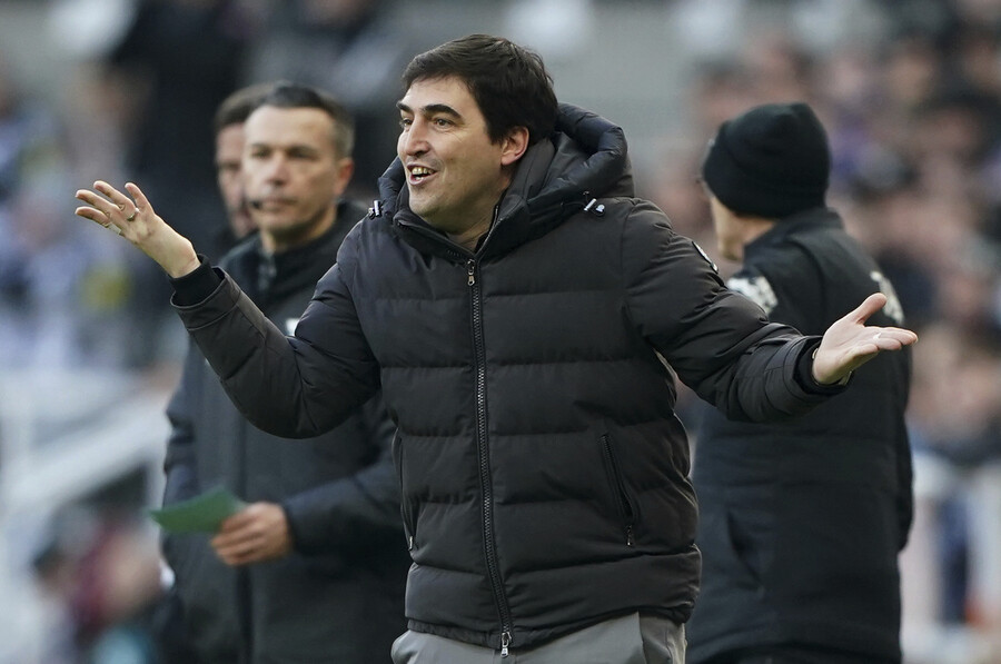 ▲ 차기 토트넘 홋스퍼 사령탑으로 유력한 것으로 알려진 스페인 출신 안도니 이라올라 AFC본머스 감독.