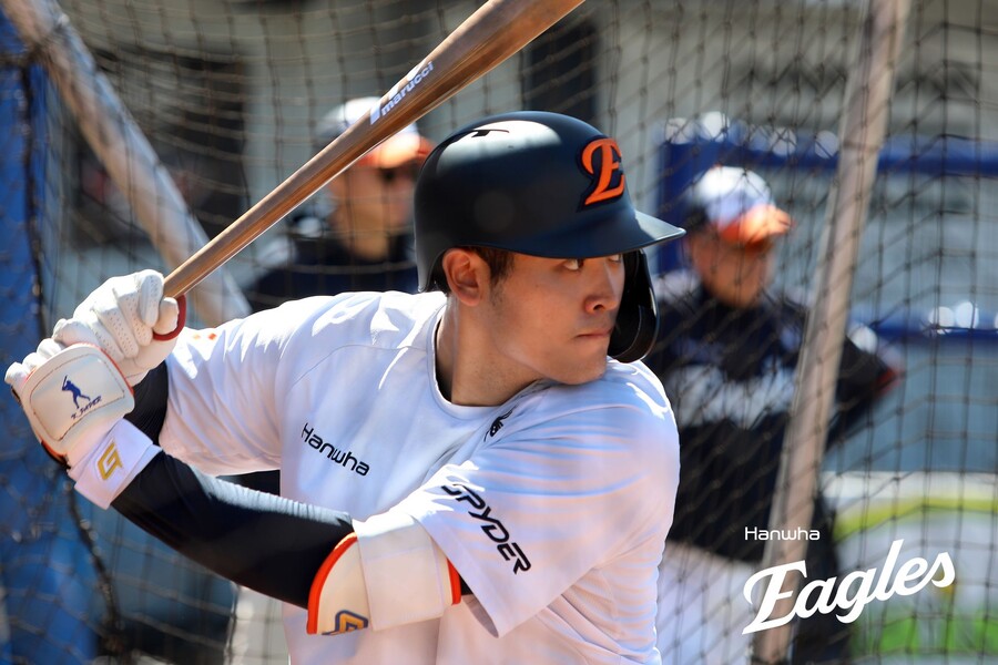 ▲ 15일 경기에서 9회 대타로 나서 결승 2루타를 때리며 남다른 타격 재질을 한 번 더 보여준 한지윤 ⓒ한화이글스