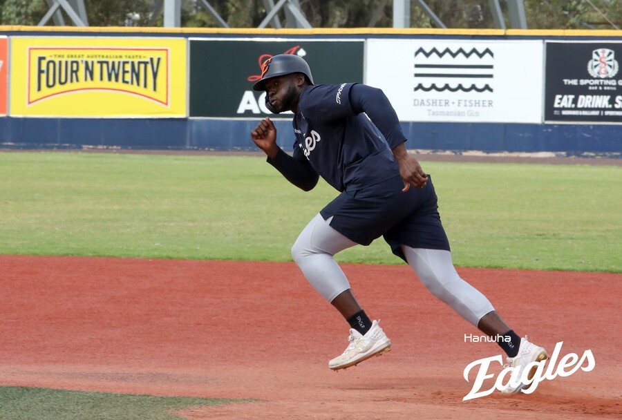 ▲ 양키스 시절 특급 유망주로 뽑혔던 한화 새 외국인 타자 에스테반 플로리얼은 새로운 무대에서 새로운 경력의 장을 연다 ⓒ한화이글스