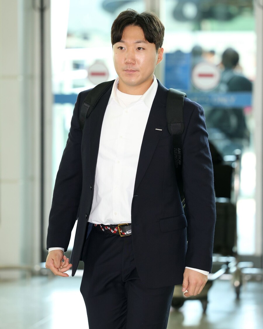 ▲ 두산 추재현이 두산의 1차 스프링캠프지인 호주 시드니로 출국하고 있다. ⓒ두산 베어스