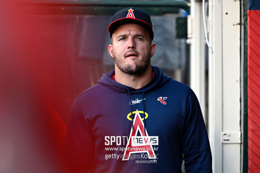 ▲ 언제까지 계속 중견수를 볼 수 없다는 것을 알고 있기에 트라웃도 이 시점에서는 구단의 포지션 변경 제안을 받아들였다