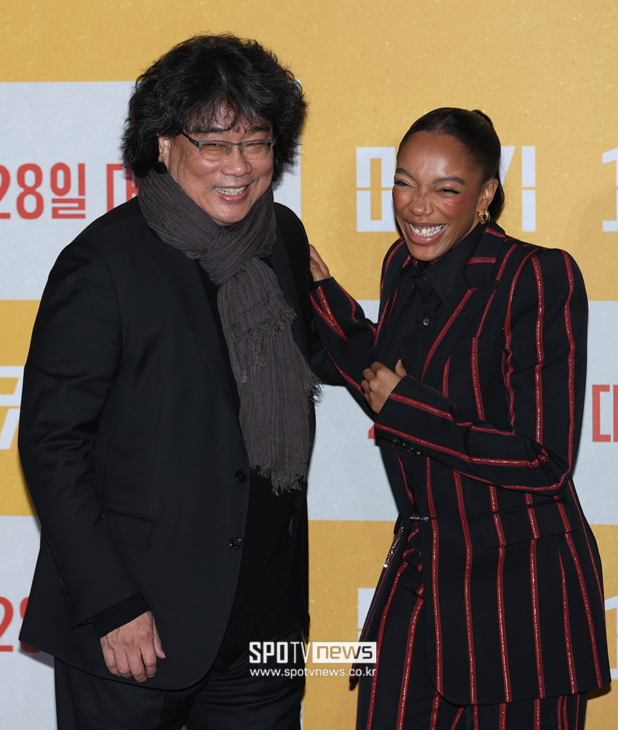 ▲ 봉준호 감독 나오미 애키 ⓒ곽혜미 기자