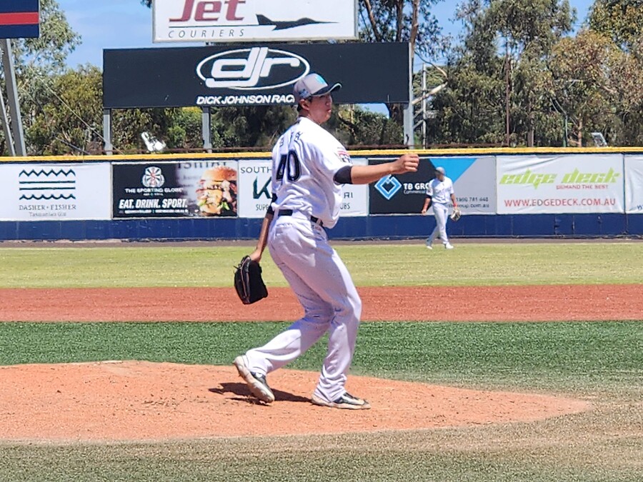 ▲ 최고 148km의 위력적인 패스트볼을 던지며 1.2이닝을 무실점으로 막은 신인 김동현 ⓒkt위즈