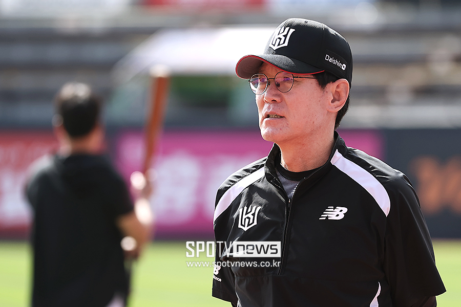 ▲ 허경민의 영입 등 변화된 팀 타선의 구성에 맞게 타순 조정 실험을 예고한 이강철 kt 감독. ⓒ곽혜미 기자