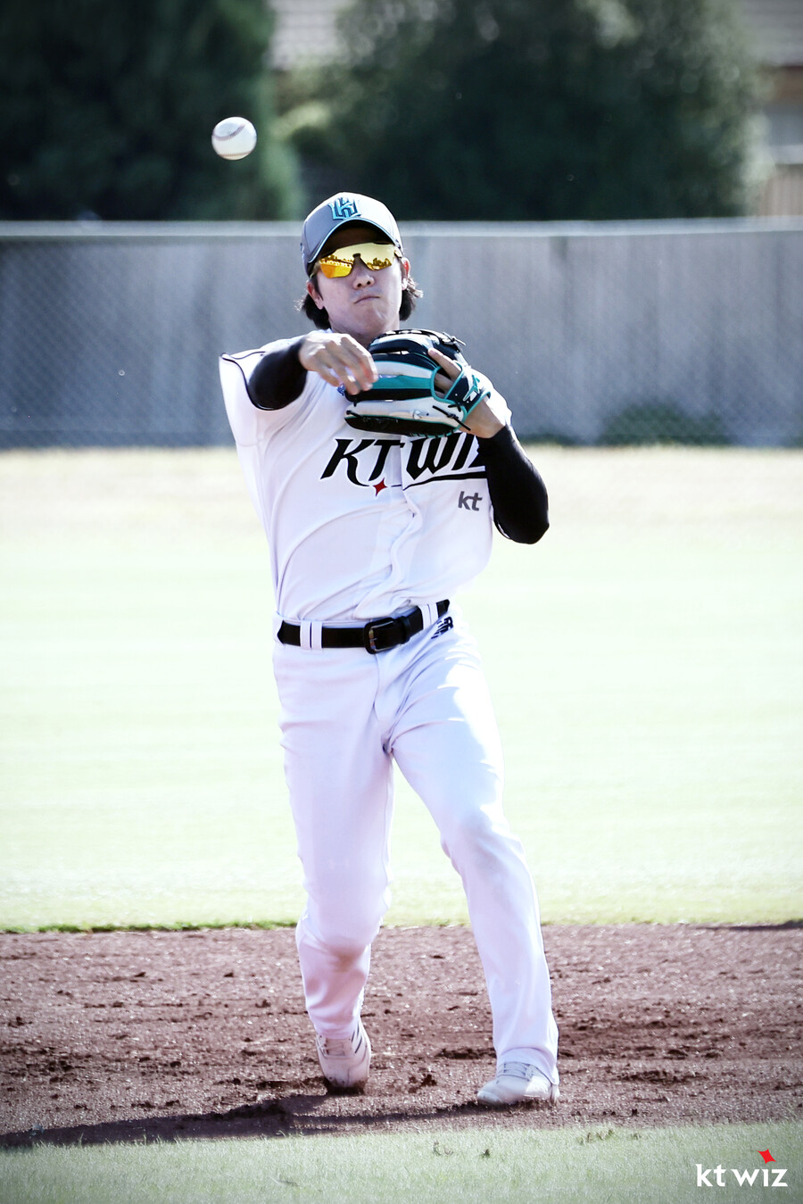 ▲ 오랜 기간 팀의 주전 2루수였던 박경수가 은퇴한 상황에서 주전을 향한 오윤석의 희망도 커지고 있다 ⓒkt위즈