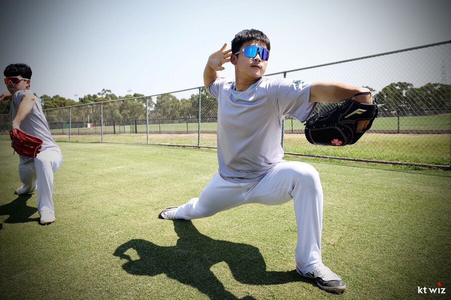 ▲ 자타 공인 리그 최강의 패스트볼 구위를 인정받고 있는 박영현은 정상적인 컨디션으로 시즌을 준비하며 기대감을 키우고 있다 ⓒkt위즈