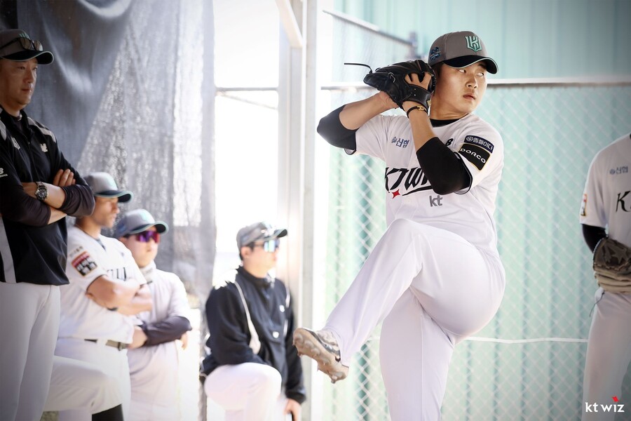 ▲ 박영현은 팀의 마무리로 팀의 우승을 이끌고, 헹가래 투수가 되는 특별한 장면을 꿈꾸고 있다 ⓒkt위즈