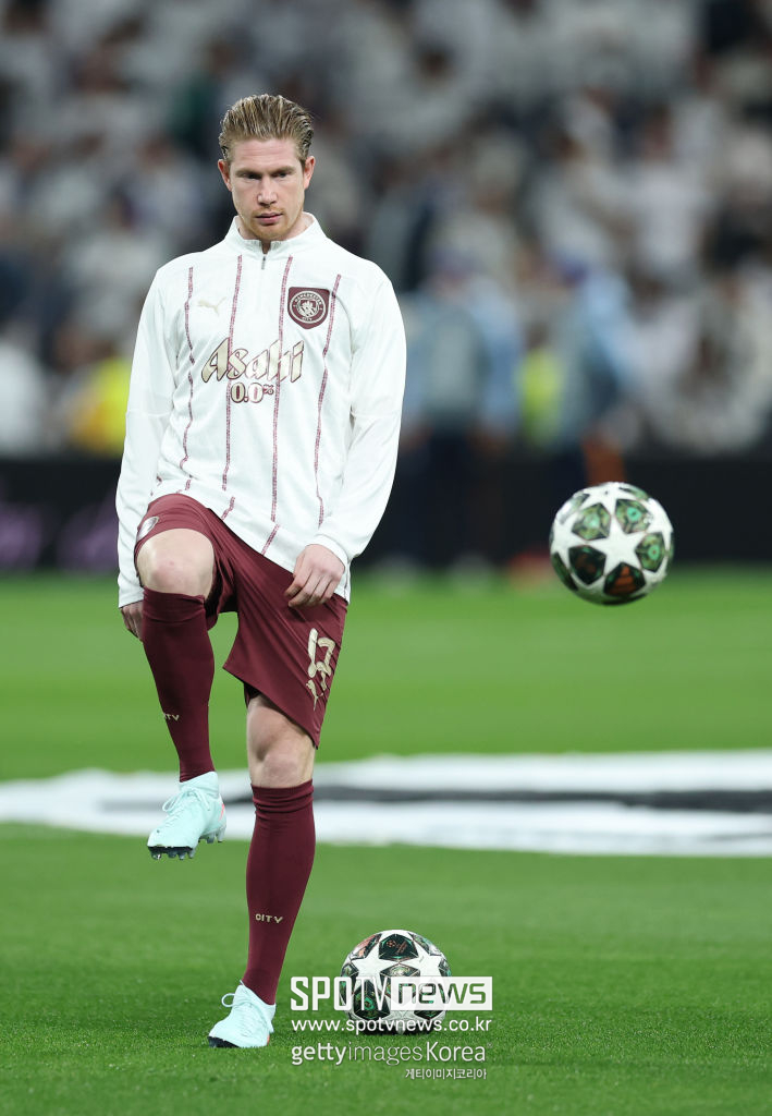 ▲ 비슷한 나이대에 계약 기간도 엇비슷한 손흥민(토트넘), 모하메드 살라(리버풀)처럼 재계약 이슈가 생겼다. 더브라위너는 이들보다 한 살 더 많다. 손흥민은 1년 연장 옵션이 발동됐고, 살라는 여전한 결정력으로 재계약을 이끌어낼 것으로 보인다.