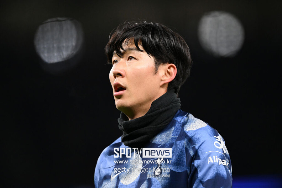 ▲ 토트넘은 구단 개편 과정에서 손흥민을 방출하는 것이 재정적, 전력적 측면에서 유리하다고 판단하고 있다. 영국 ‘기브미스포츠’는 “토트넘은 손흥민을 떠나보낼 준비를 하고 있으며, 이를 통해 새로운 스쿼드를 구축하려 한다”고 전했다.