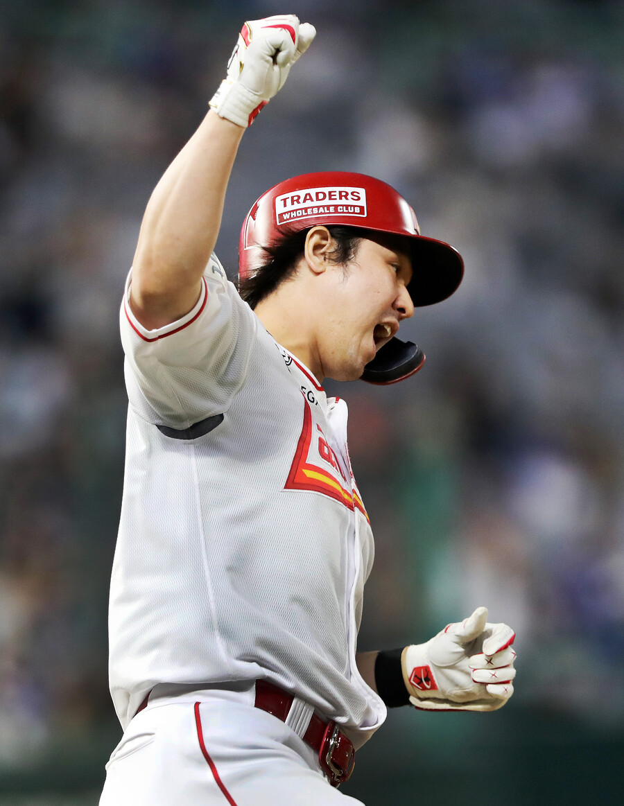 ▲ 최정 한유섬 이지영 등 일본에서 개별 스프링캠프를 차렸던 SSG 베테랑들이 오키나와 2차 캠프에 합류한다. ⓒSSG랜더스