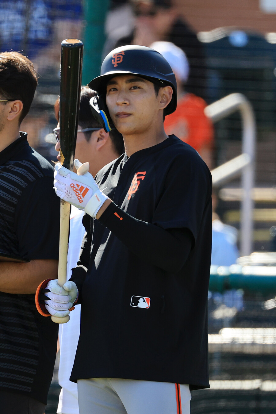 ▲ 미국프로야구 메이저리그(MLB) 두 번째 시즌을 준비하는 샌프란시스코 자이언츠 외야수 이정후가 18일(현지시간) 자이언츠 스프링캠프가 열리고 있는 미국 애리조나주 스코츠데일 스타디움에서 라이브 배팅을 준비하고 있다.  ⓒ연합뉴스