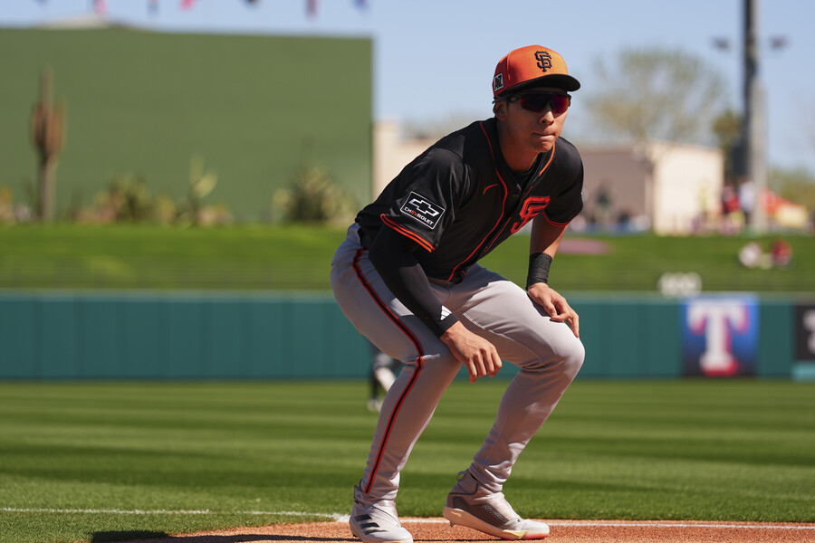 ▲ 이정후는 23일(이하 한국시간) 미국 애리조나주 서프라이즈에 위치한 서프라이즈 스타디움에서 열린 2025 메이저리그 텍사스 레인저스와의 시범경기에서 3번타자 중견수로 선발 출전해 3타수 1안타를 기록했다. ⓒ연합뉴스/AP