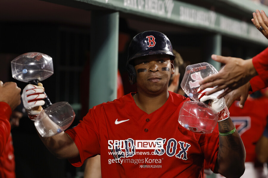 ▲ 데버스는 2017년 데뷔한 이래로 줄곧 3루수로 뛰어 왔다. 2018년 본격적으로 선발 라인업에 이름을 올린 이후엔 보스턴 주전 3루를 놓치지 않았다.