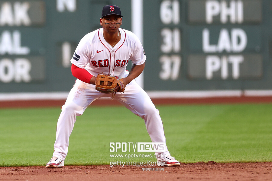 ▲ 보스턴 레드삭스 3루수 라파엘 데버스. 알렉스 브레그먼 영입에 포지션 이동 가능성을 묻는 말에 "생각 없다"고 잘라말했다.