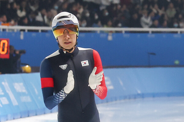 ▲ 스피드 스케이팅의 살아 있는 전설 이승훈이 월드컵 5차 대회 매스 스타트에서 금메달을 목에 걸었다. ⓒ연합뉴스