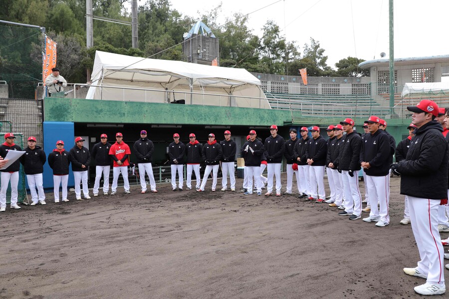 ▲ 오키나와 2차 캠프를 앞두고 가고시마에서 훈련한 베테랑 선수들의 컨디션에 안도한 SSG ⓒSSG랜더스