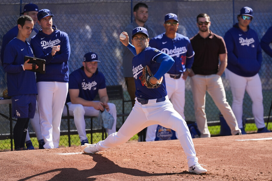 ▲ 2025시즌 투수로 복귀를 준비 중인 오타니 쇼헤이. 세 번째 불펜 투구에서 최고 구속 시속 95마일을 찍었다. ⓒ연합뉴스/AP