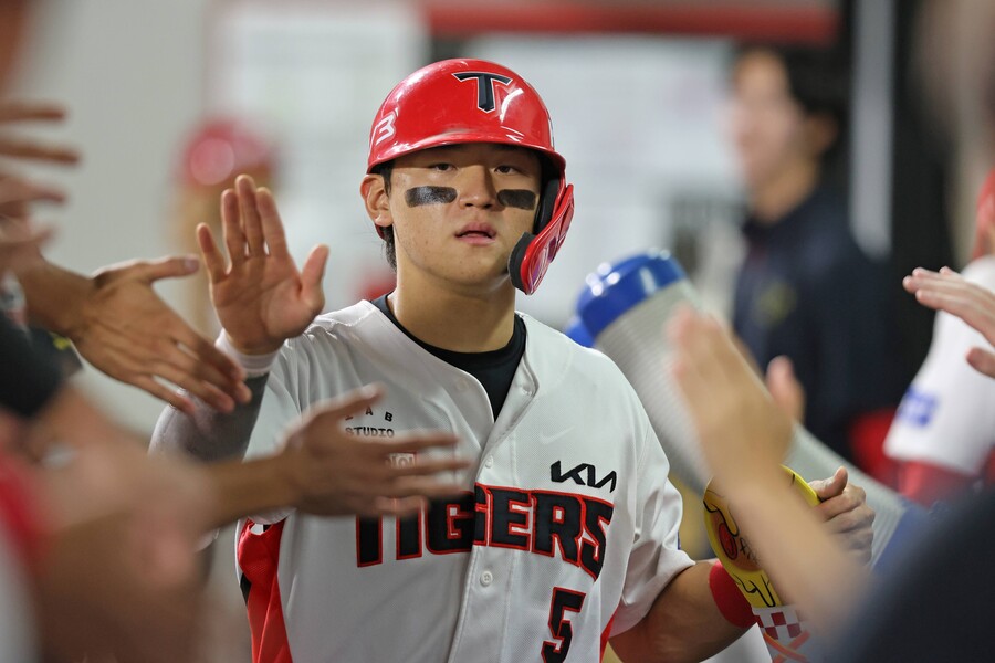 ▲ 지난해 빼어난 공격 성적에 비해 수비력에서는 다소간 아쉬움을 남겼던 김도영은 올해 수비까지 업그레이드한다는 각오로 뭉쳐 있다 ⓒKIA타이거즈
