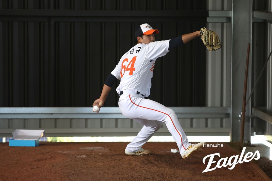 ▲ 선발로도 가능성을 내비친 권민규는 앞으로 롱릴리프나 대체 선발 역량을 테스트 받을 가능성이 있다 ⓒ한화이글스