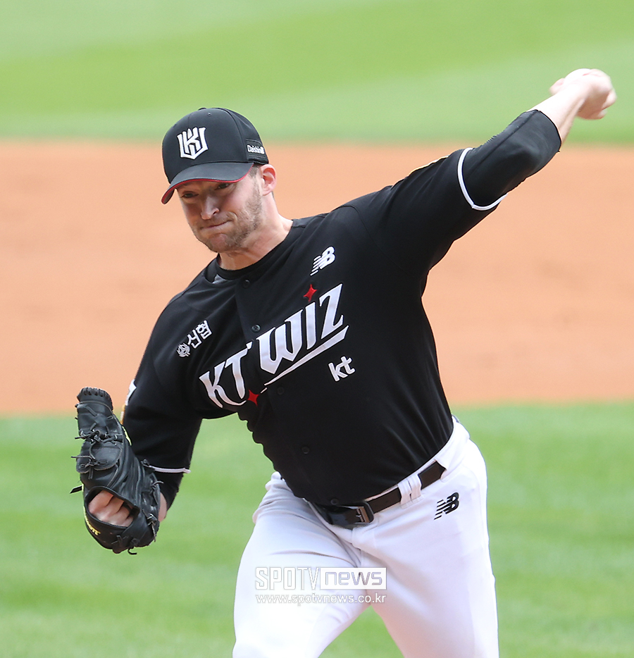 ▲ KBO리그에서 더 좋은 투수가 됐다고 자신하는 벤자민은 이제 메이저리그 진입을 향한 도전에 들어간다. ⓒ곽혜미 기자