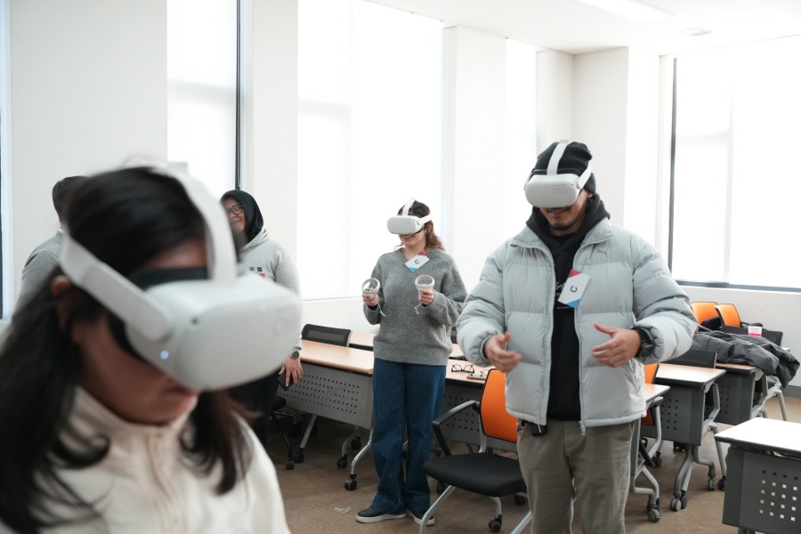 VR 도핑검사 체험중인 학생들 ⓒKADA