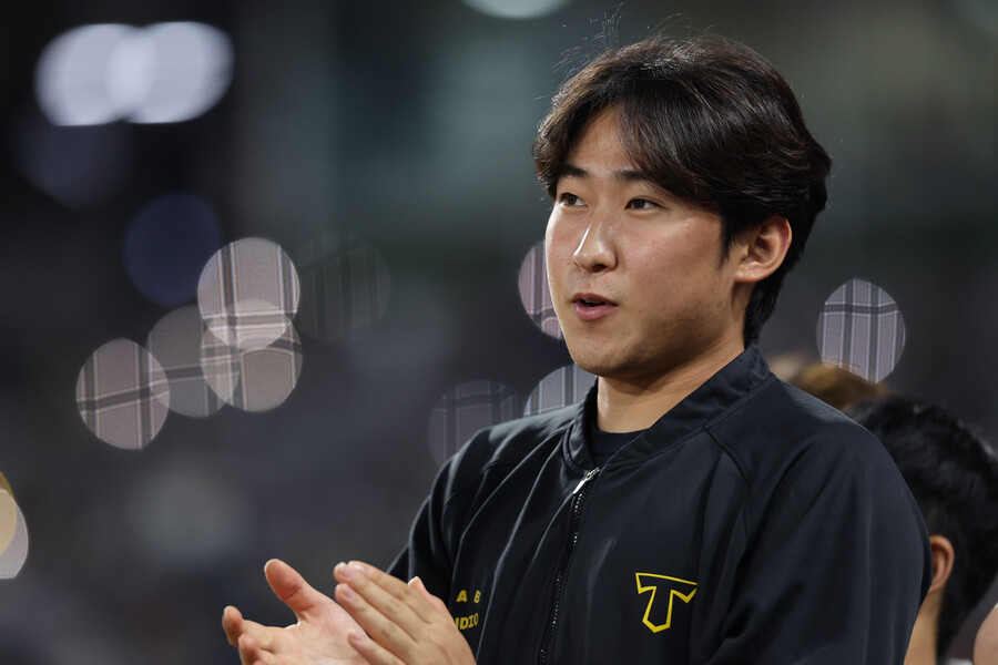 ▲ 쾌조의 컨디션으로 개막 로테이션 진입을 확정한 윤영철이지만, 두 경쟁자의 등장과 이의리의 복귀로 긴장감이 유지되는 시즌이 될 것으로 보인다. ⓒKIA타이거즈