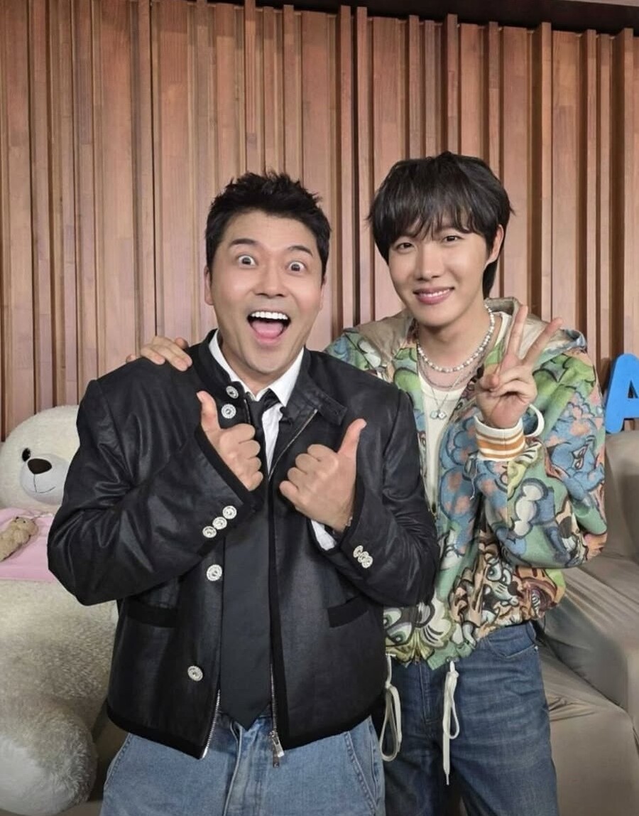 ▲ 전현무(왼쪽), 제이홉. 출처| 전현무 SNS