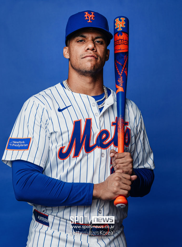 ▲ 후안 소토는 이번 겨울 메이저리그 역사상 최대 규모 계약으로 뉴욕 메츠 유니폼을 입었다. 계약 기간 15년에 총 연봉만 7억 6500만 달러(약 1조 1075억 원)에 이른다.