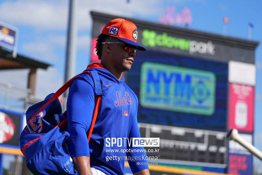 ▲ 뉴욕 메츠와 15년 7억 6500만 달러 대형 계약을 맺은 후안 소토. 큰 기대 속에 23일 시범경기 데뷔전을 치렀다.