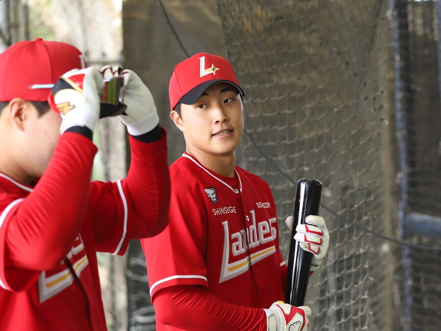 ▲ 박지환은 공수 모두에서 좋은 훈련 성과를 보이며 순조롭게 시즌을 준비하고 있다 ⓒSSG랜더스