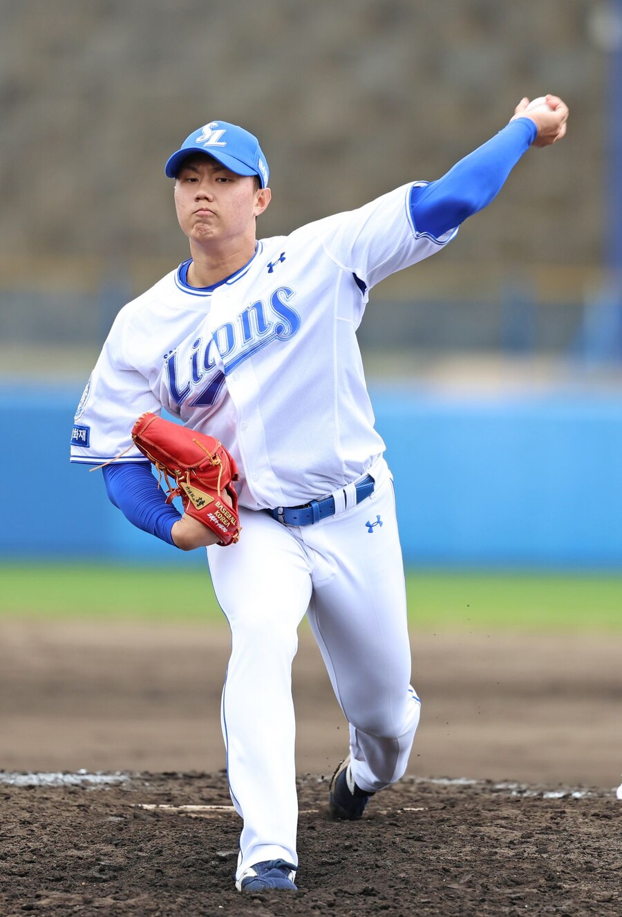 ▲ 최고 152km의 강속구를 던지며 1이닝을 3탈삼진으로 틀어막은 신인 배찬승 ⓒ 삼성 라이온즈