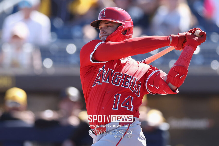 ▲ 기쿠치와 실전 첫 호흡을 맞춘 에인절스의 주전 포수 로건 오하피