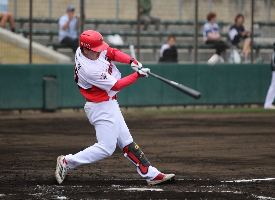 ▲ 홈런 포함 2안타를 치며 기분 좋게 캠프 연습경기를 마무리한 이우성 ⓒKIA타이거즈