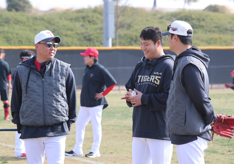 ▲ 이범호 감독과 조상우 ⓒKIA 타이거즈