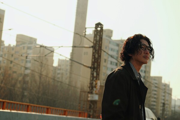 ▲ 바비킴이 신곡 '모닝 루틴'을 오는 21일 오후 6시 공개한다. 타블로가 작사하고 바비킴이 작곡한 '모닝 루틴'은 오는 4월 발매될 미니앨범 수록곡으로, 선공개 싱글로 이날 공개된다. 제공|어트랙트