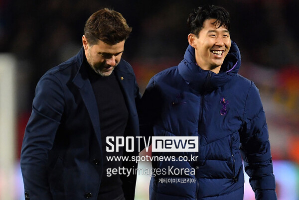 ▲  손흥민과 다시 만날 수 있을지도 주목할 대목이다. 손흥민은 포체티노 감독 밑에서 토트넘의 레전드로 나아갈 발판을 마련했다. 손흥민이 토트넘에 합류하고 적응하지 못할 때 포체티노 감독이 진심으로 고민을 들어주며 신뢰해준 덕분에 지금까지 뛰고 있다.