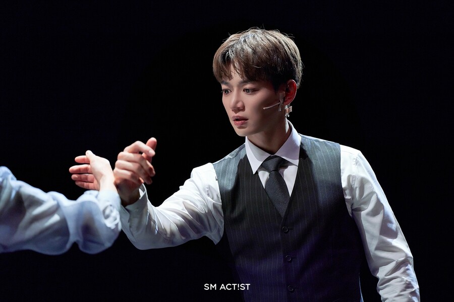 ▲ 연극 '랑데부'의 최민호. 제공|SM엔터테인먼트