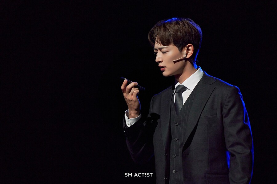 ▲ 연극 '랑데부'의 최민호. 제공|SM엔터테인먼트