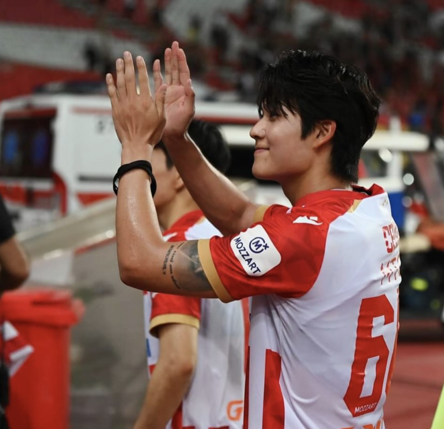 ▲ 국가대표 풀백 설영우가 유럽 도전 첫 시즌 만에 리그 우승을 해냈다. 즈베즈다는 7일(한국시간) 세르비아 베오그라드의 스타디온 라이코 미티치에서 열린 2024-2025시즌 세르비아 수페르리가 30라운드 홈 경기에서 OFK 베오그라드를 3-1로 꺾으며 승점 86점(28승 2무)을 기록했다  ⓒ설영우 인스타그램